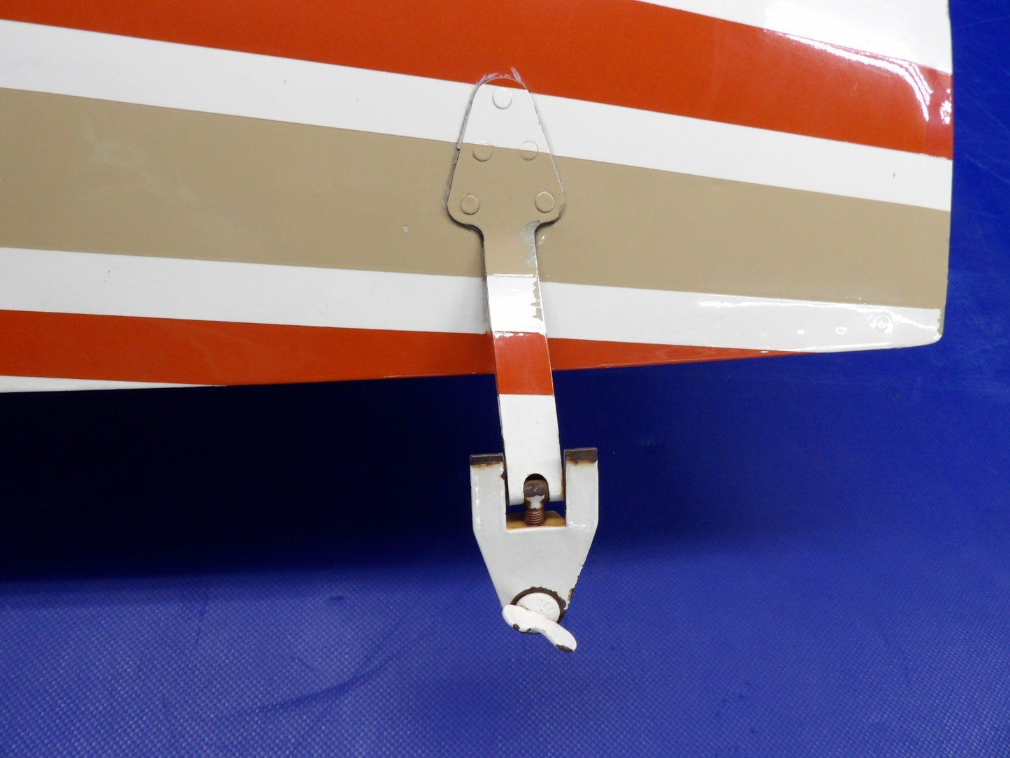 Cessna 310 / 310I Nose Baggage Access Door w/ Key P/N 95-410029-37 (0326-2012)16