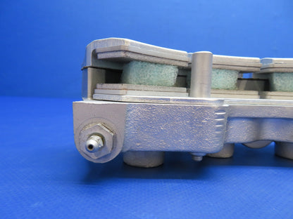 Cessna 421 Cleveland Brake Caliper w/ New Linings P/N 30-100 REBUILT (0326-1761)5