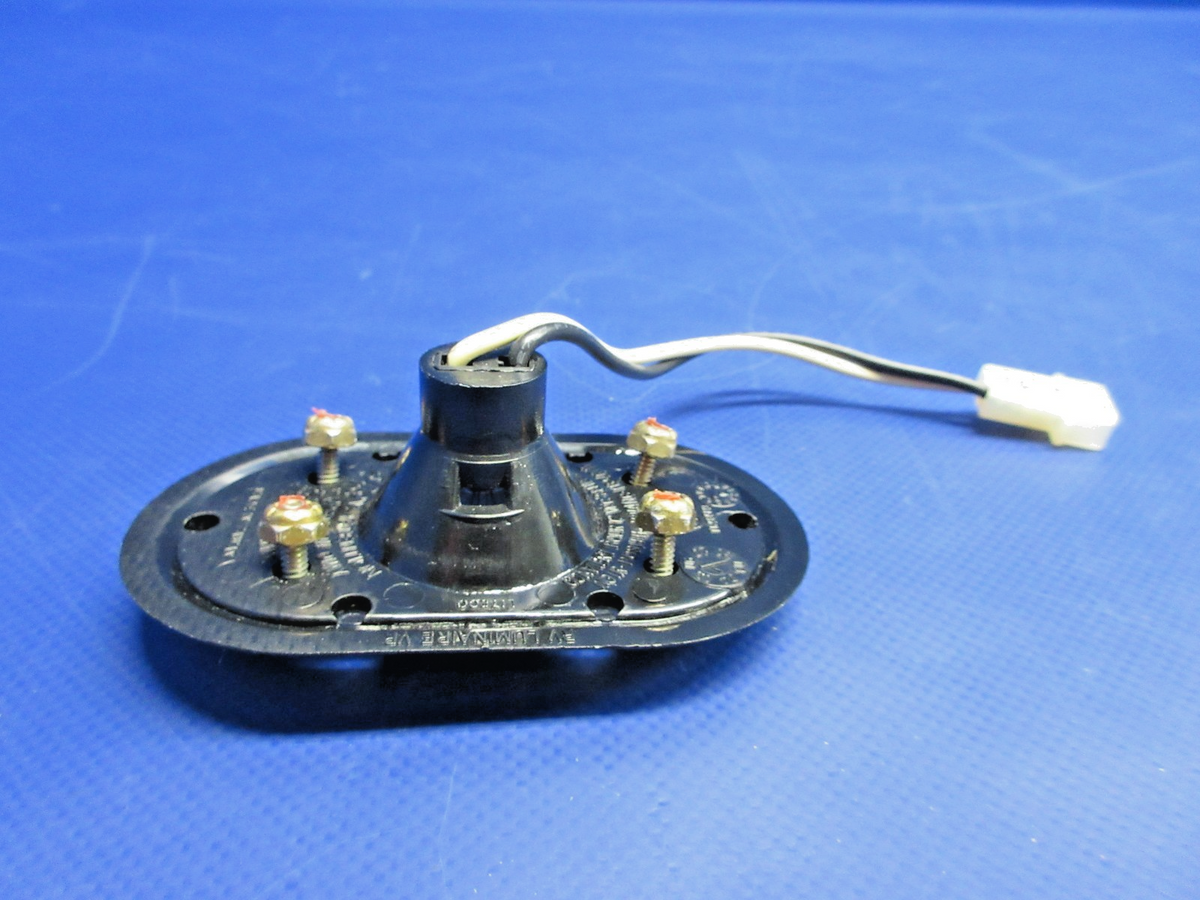 Cirrus SR22 Cabin Light P/N 12458-001 (0926-864)5