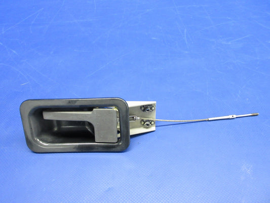 Beech 76 Duchess LH Cabin Door Inside Handle P/N H2532-15 (0526-866)0
