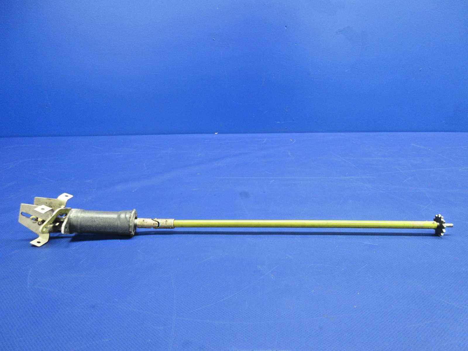 Beech D95A Travel Air Rudder Trim Tab Actuator P/N 95-520011-601 (0326-728)8