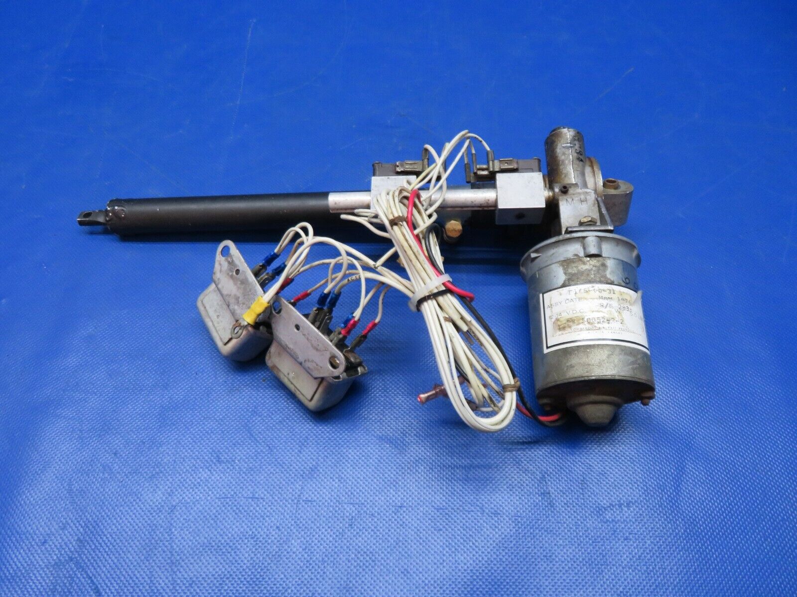 Piper PA-28 Air Cond. Condenser Door Actuator 12-14v 99854-00 TESTED (0624-129)