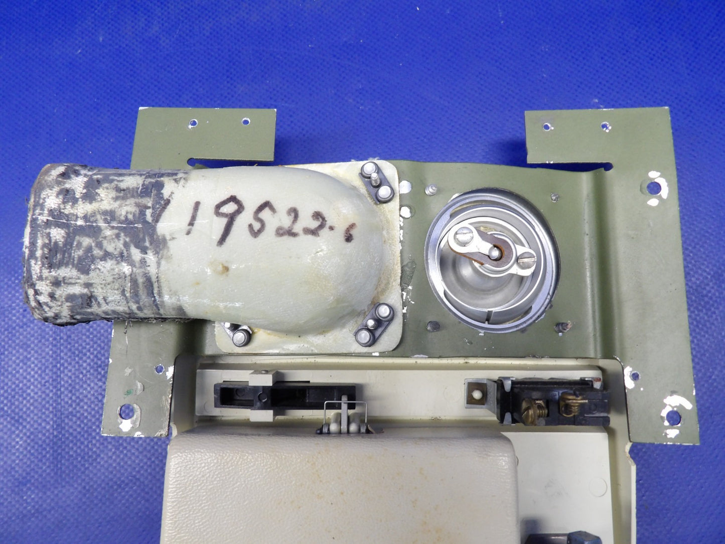 Cessna 421 Wemac Left Hand Middle Overhead Panel P/N 2390 (0726-1204)9