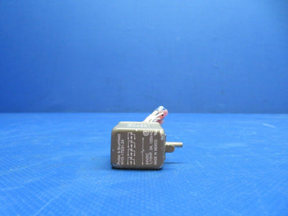 Piper PA-28-181 Relays / Circuit Breakers 24v P/N 187-32C200 LOT OF 6 (1124-132)