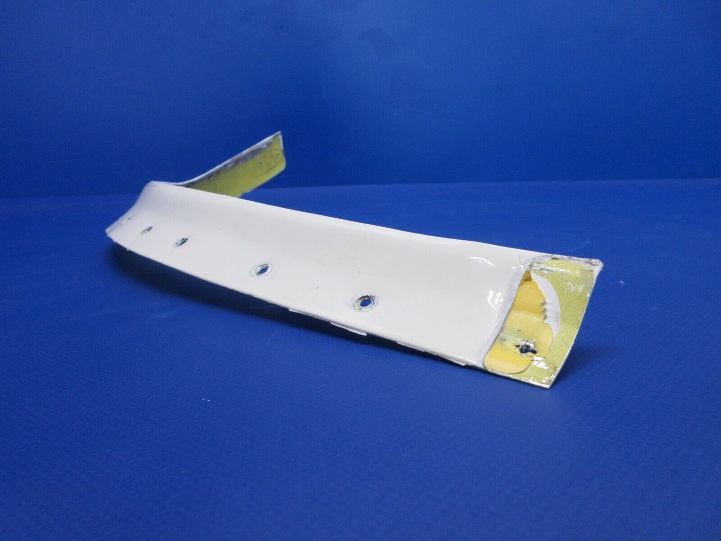 Piper PA-28-181 Archer III Outside RH Windshield Collar P/N 84290-07 (1224-2029)