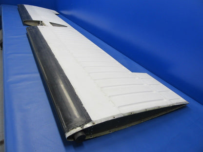 Piper PA-34-200T Seneca II Stabilator Assy w/ Deice Boots P/N 95866-00 (0424-11)