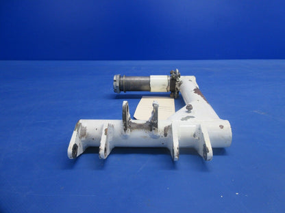 Mooney M20 / M20C LH Main Gear Spindle P/N 520002-1 (1024-2076)