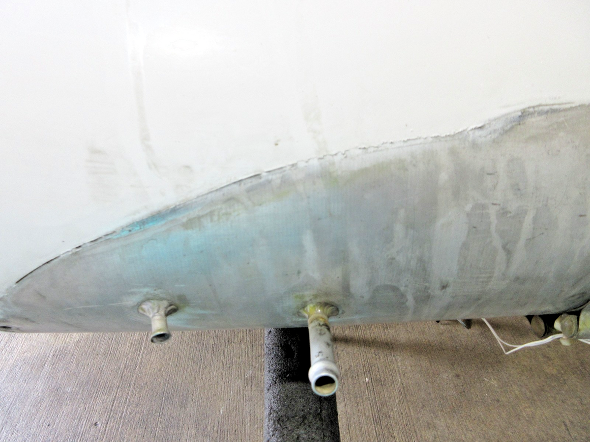 Cessna 310N Wing Tip Tank RH P/N 5092301-1 w/ Rear Fairing (0626-824)1
