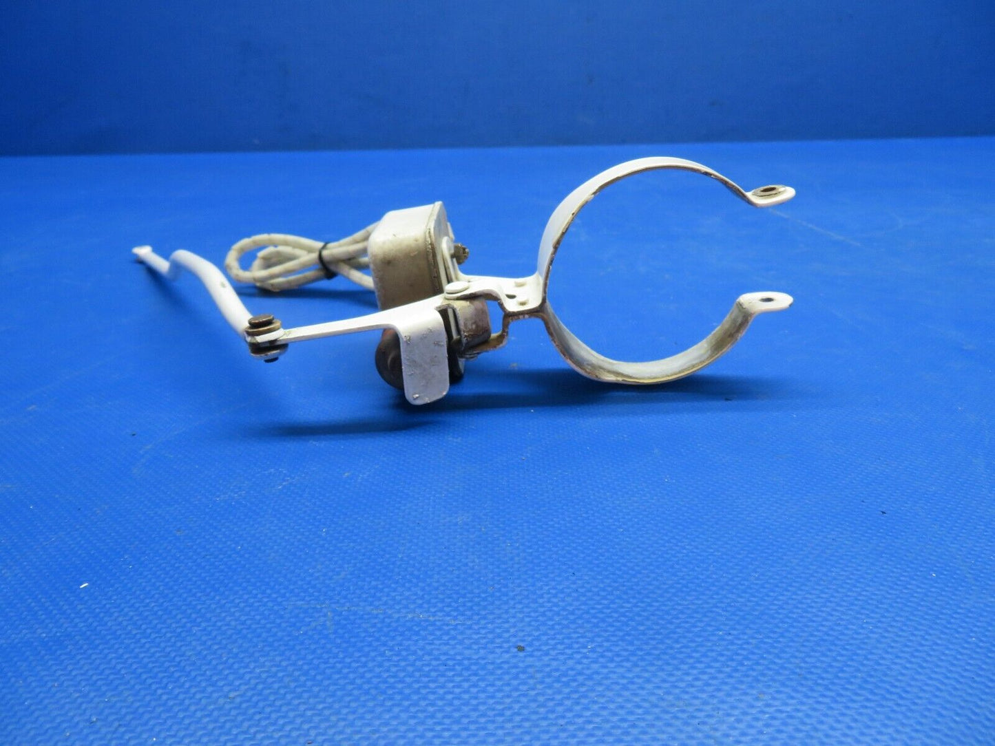 Beech 95 / D95A Landing Gear Safety Switch w/ Arm Assy P/N 35-361135 (0724-1841)