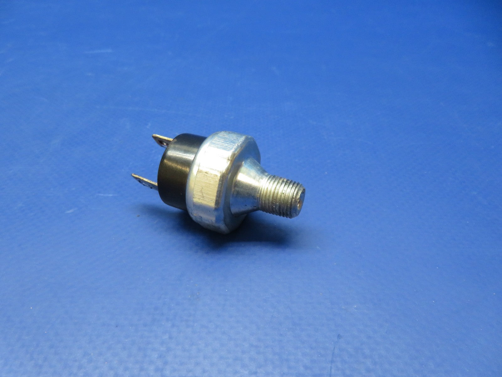 Cessna 421 B.F. Goodrich De-Ice Pressure Switch P/N 1D1194-1 TESTED (0326-215)0