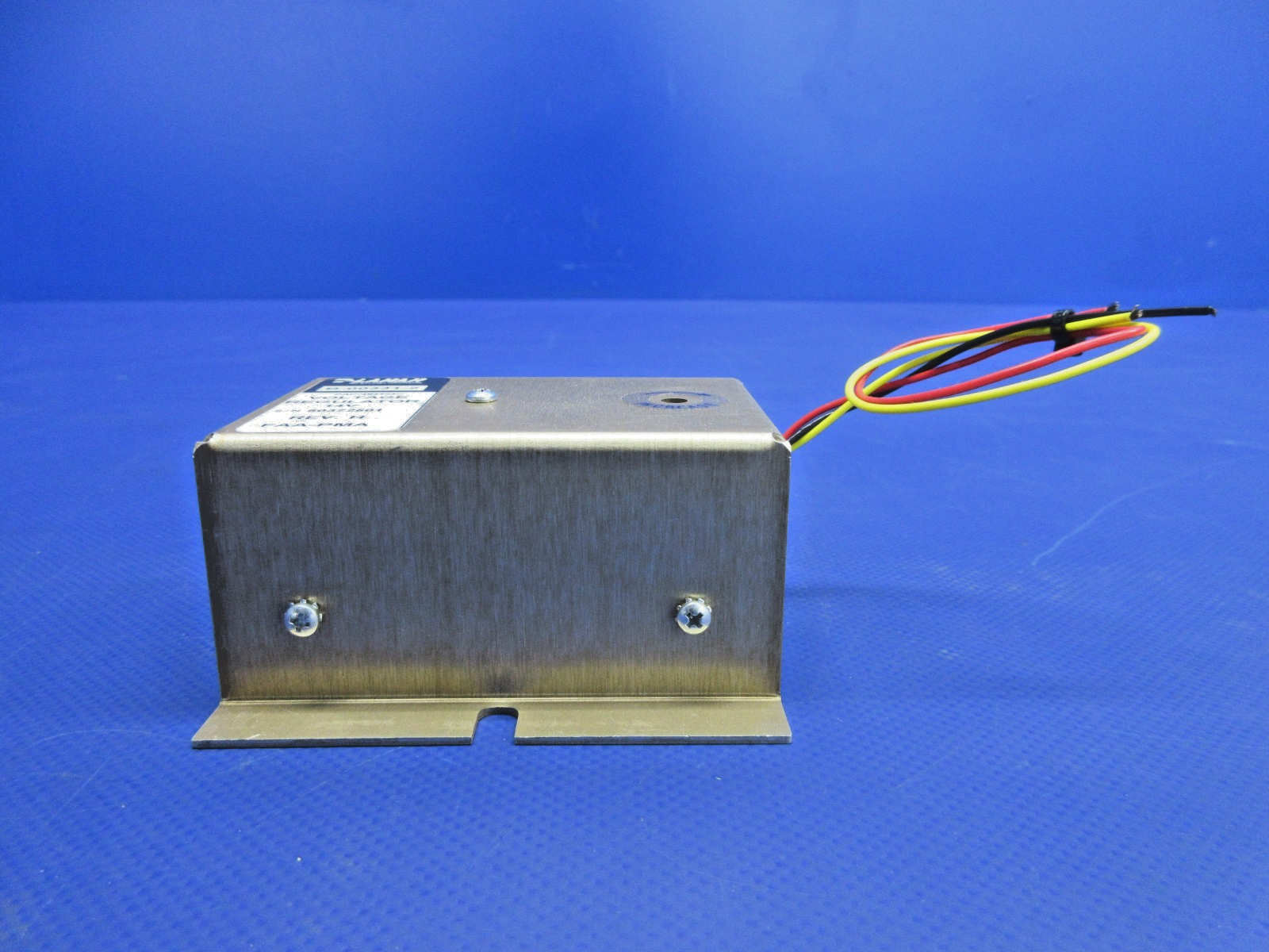 Lamar Voltage Regulator 14V P/N B-00331-2 (0426-764)3