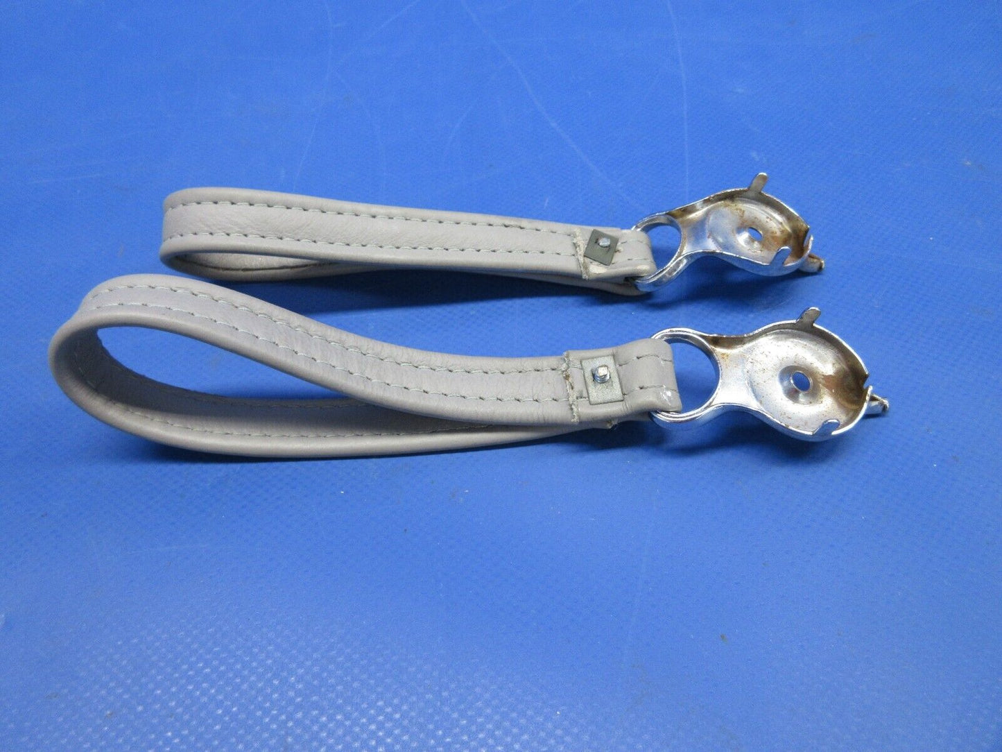 Piper PA-23-250 Aztec Loop Assy Light Grey P/N 19927-02 LOT OF 2 (0624-889)