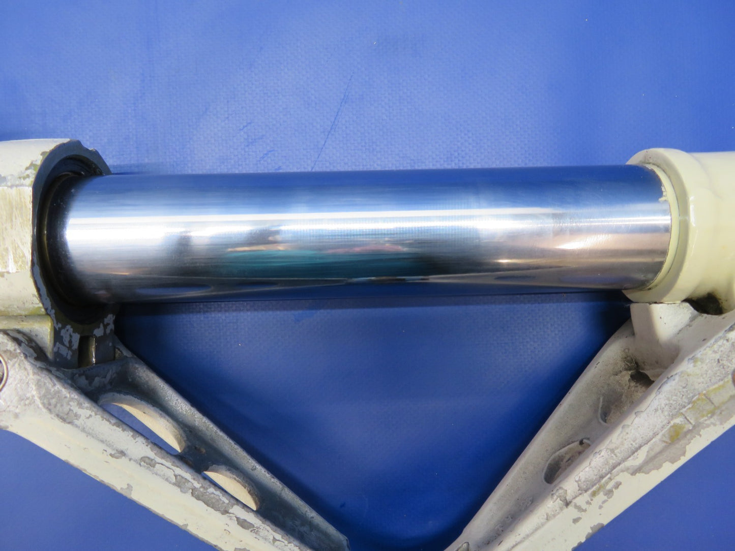 Beech D95A Travel Air Right Hand Main Gear P/N 95-810002-20 (0226-2046)13