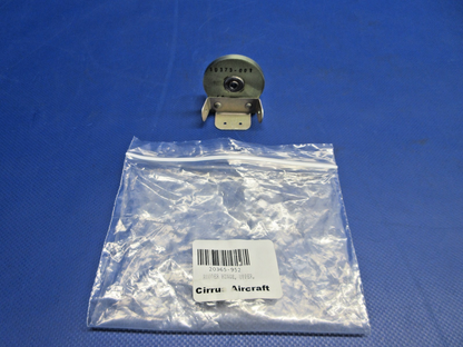 Cirrus SR20 / SR22 Rudder Hinge P/N 20365-952 NOS (0426-707)0