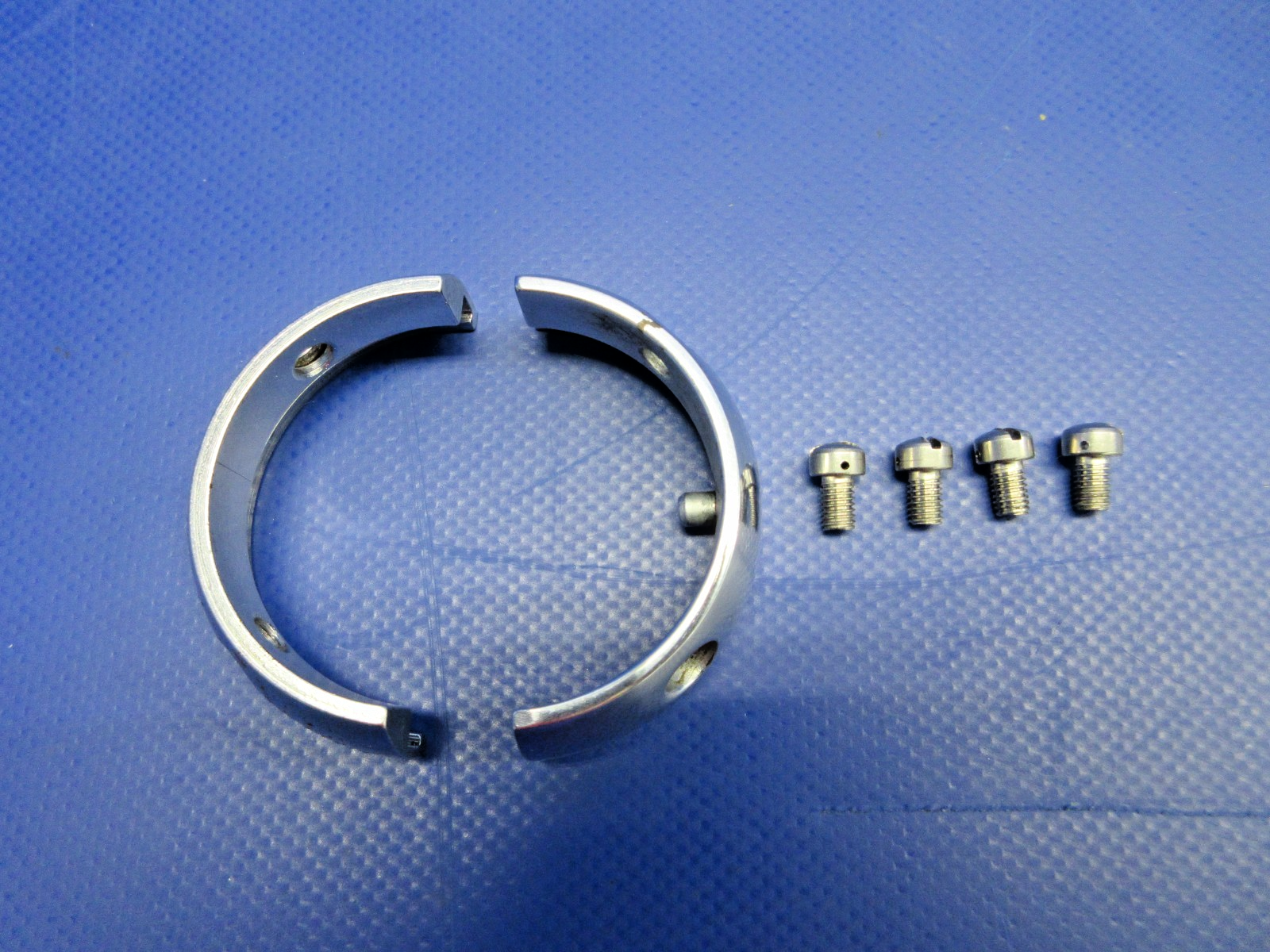 Beech Travel Air Control Arm Retainer Upper & Lower P/N 35-524238-4 (0326-824)1
