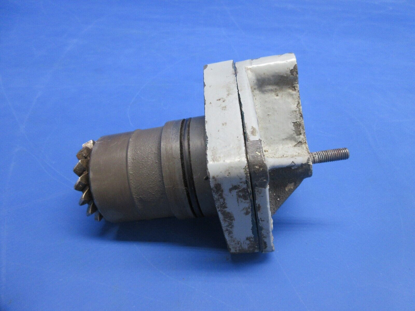 Bell 47J-2 Helicopter Rotor Tachometer Generator Drive 47-620-287-1 (1124-919)