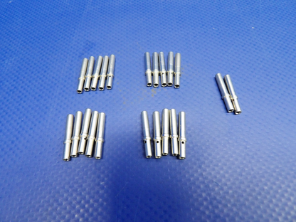 Cirrus Tanis Harness Plastic Socket P/N TCS2598 NOS LOT OF 10 (0426-1228)11