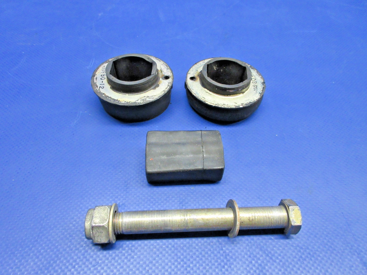 Barry Engine Shock Mounts P/N 94150-40 LOT OF 4 (0926-764)7