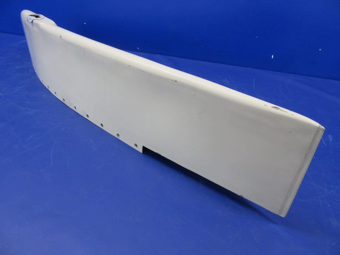 Beech 76 Duchess RH Wing Tip P/N 105-100010-14 (0326-46)5