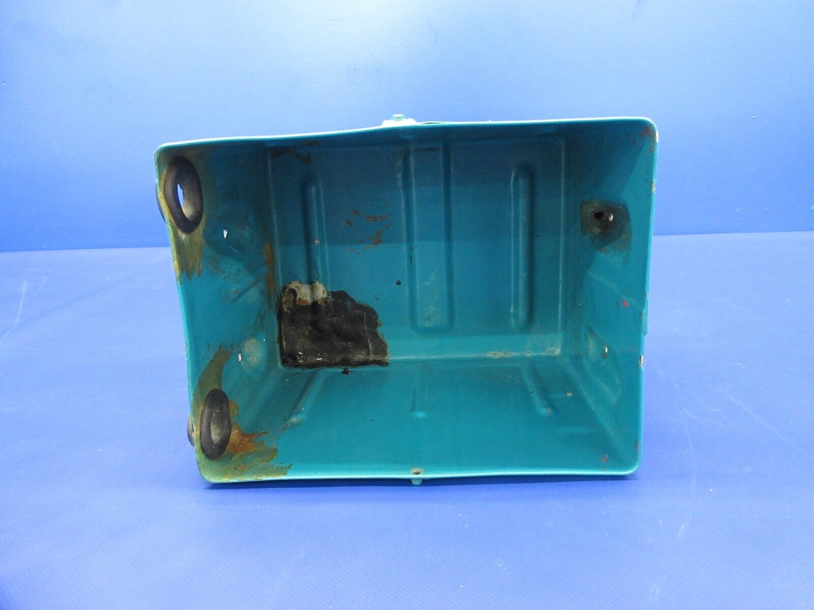 Cessna 310 / 310R Battery Box P/N 0818105-1 (1224-701)