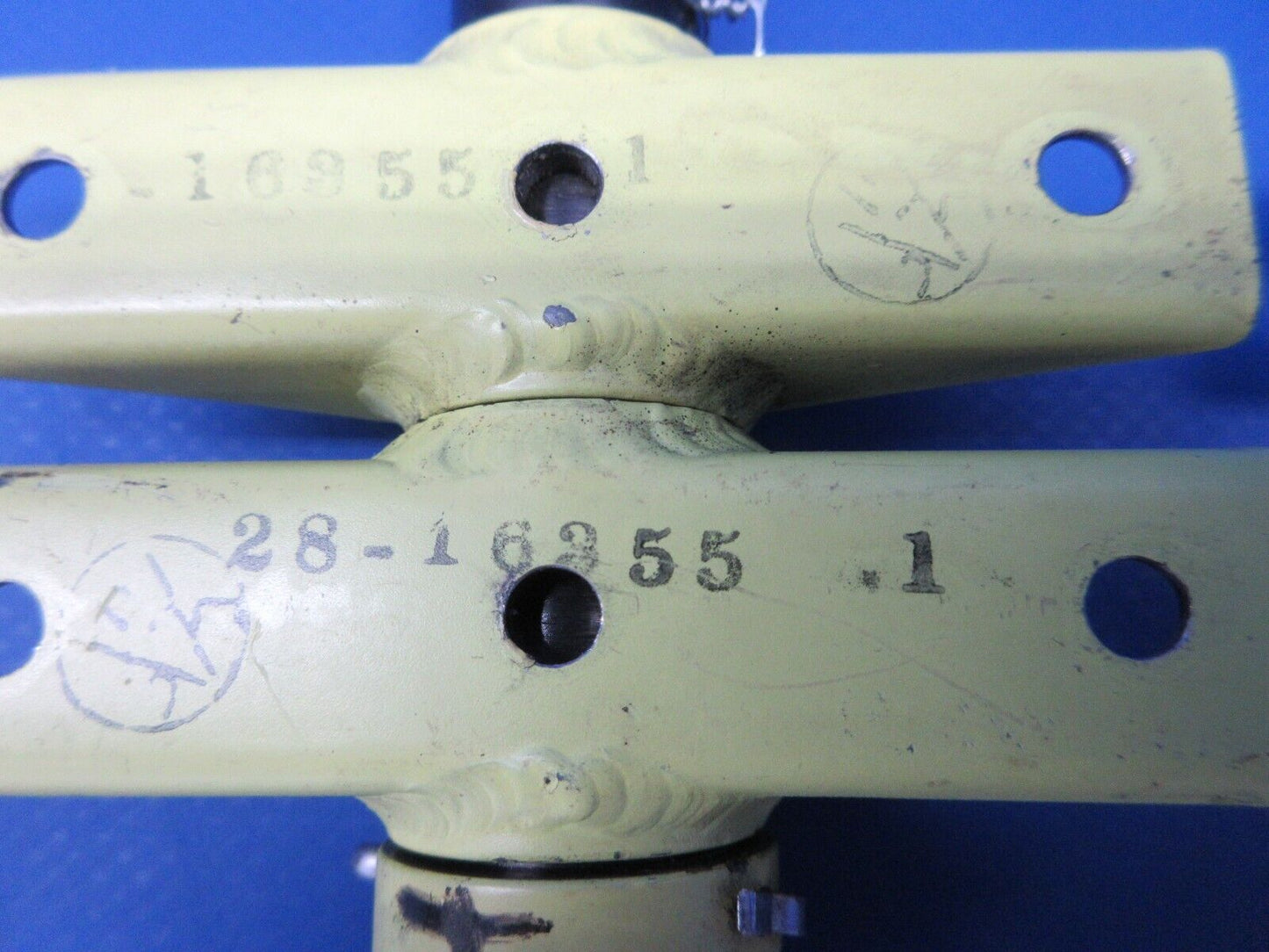 Enstrom 280FX Tail Rotor Pedal Shaft & Brackets 28-16334-3 LOT OF 2 (1124-1282)