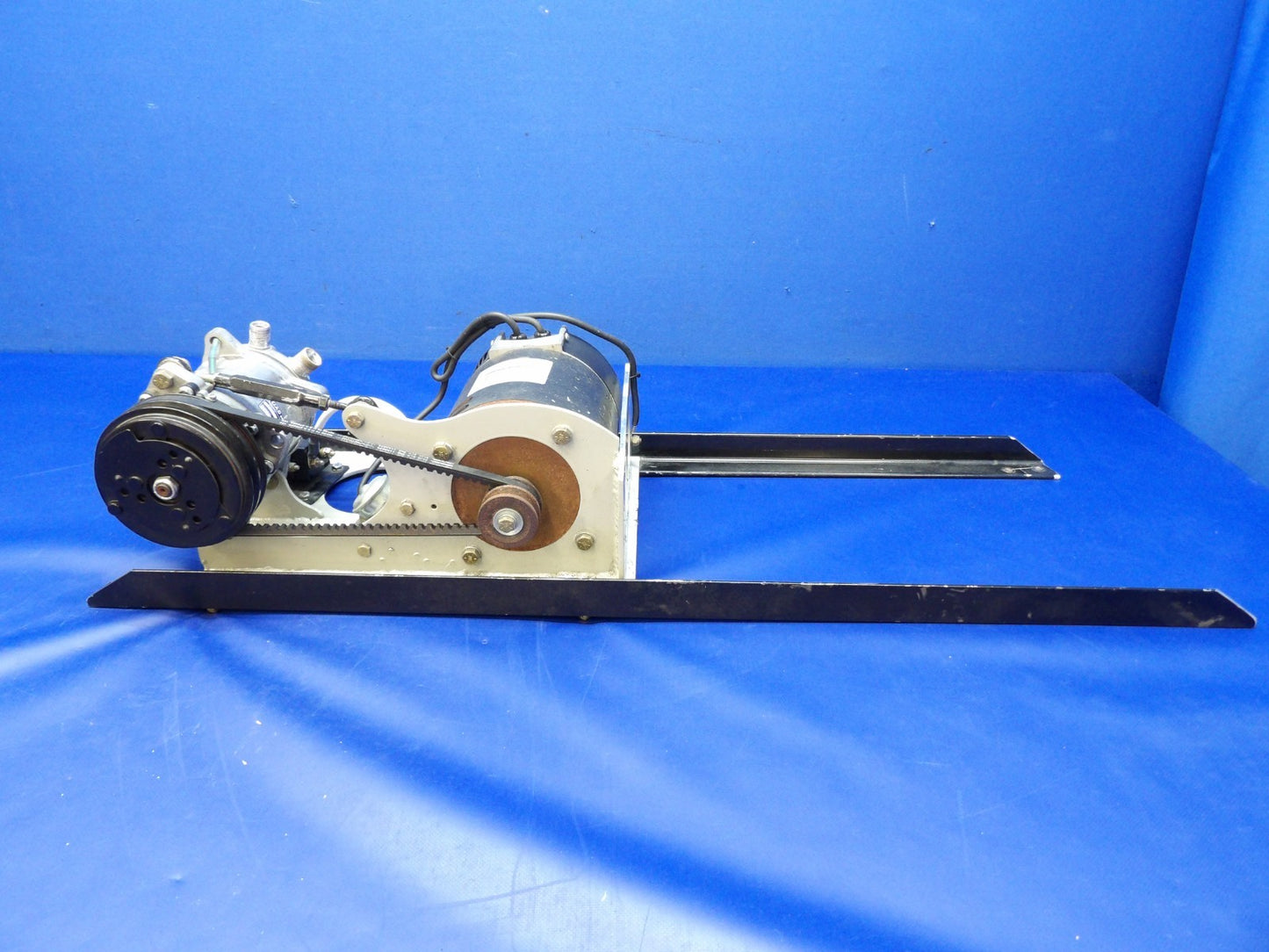 Air Tractor AT-301 AC Compressor + Motor 12/24V P/N P56SD112 TESTED (0626-1299)11