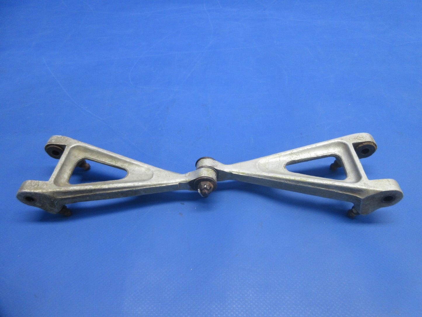 Beech 35 Bonanza Nose Gear Torque Link & Knee P/N 35-825060 (1124-730)8
