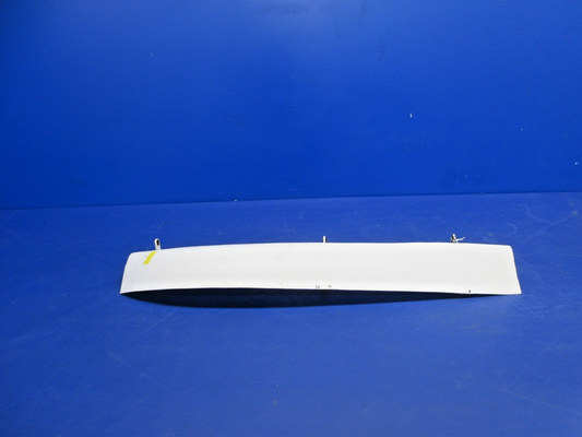 Minor Damage Cessna 172 / 172RG Nose Gear Door LH P/N 2413083-1 (0826-2138)0