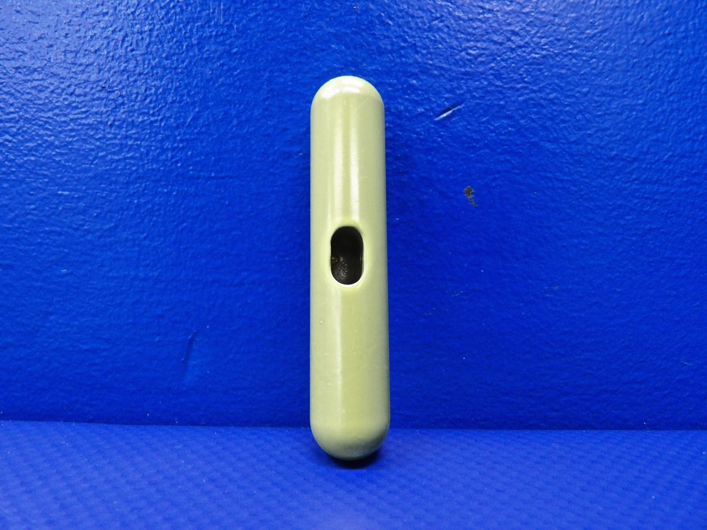Beech King Air Cabin Chair Knob P/N 101-531442-1 NOS (0426-1285)7