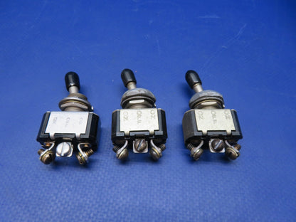 Cessna 421 Toggle Switch Cutler-Hammer AN3021-1, MS35058-21 LOT OF 3 (0326-232)7