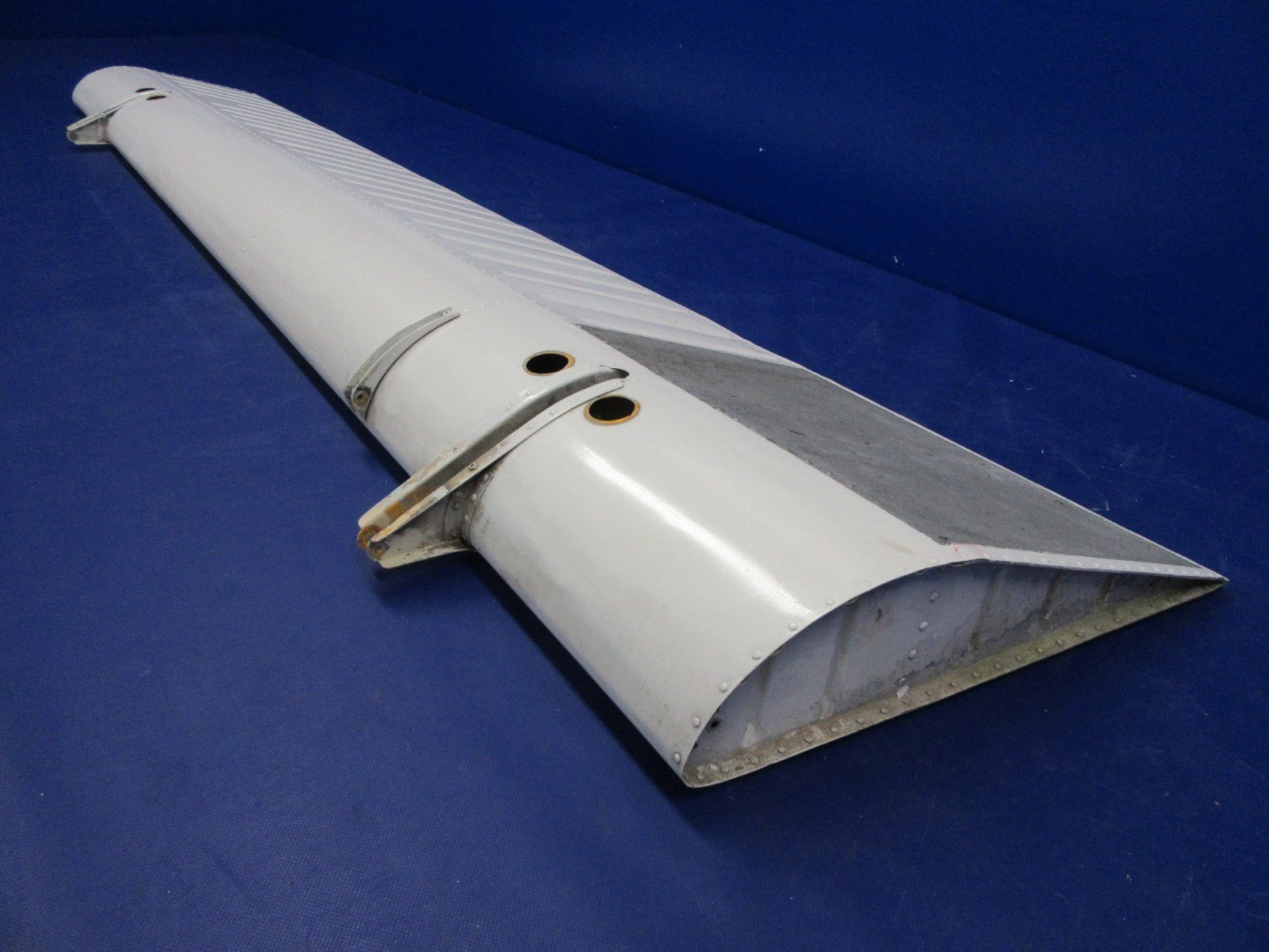 Beech 35 / F35 Bonanza RH Flap P/N 35-165050-606 (0326-29)10