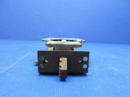 Cessna 172 LH Cabin Door Latch Assy P/N 0511256-1 FOR PARTS (0724-1838)