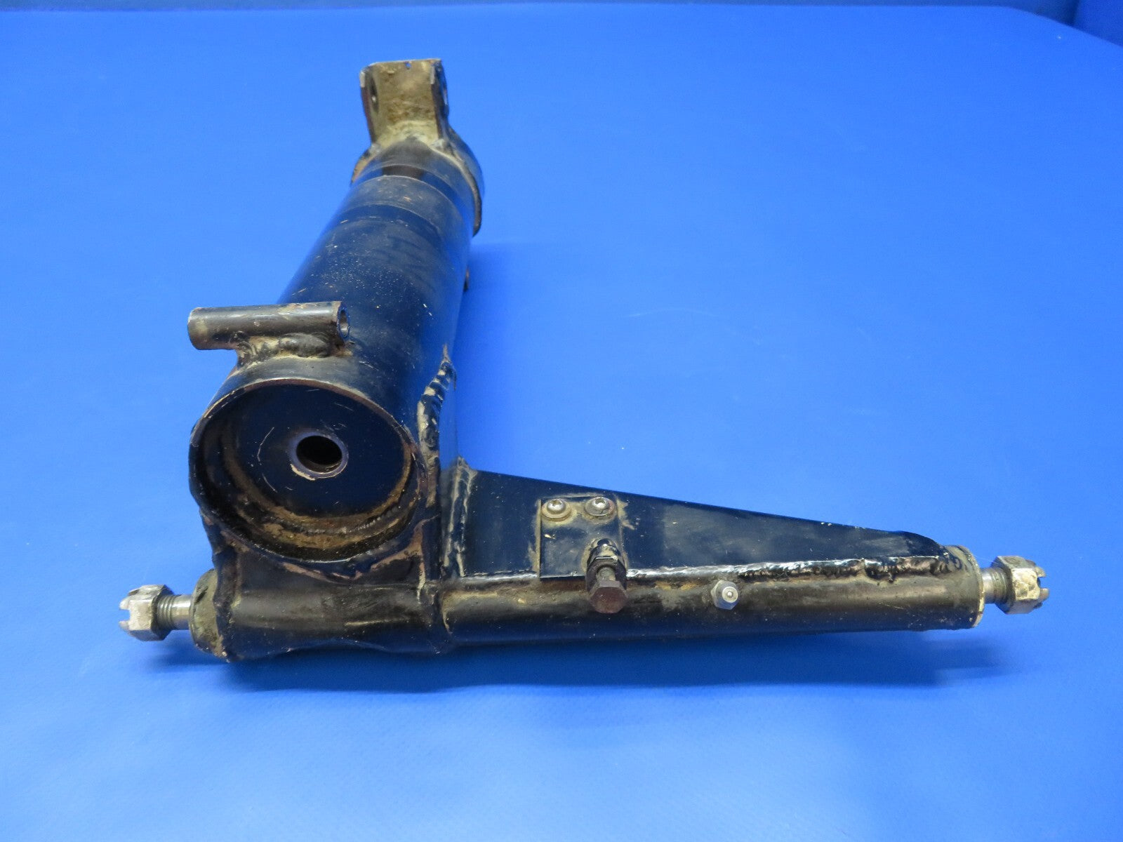 Bellanca 17-30 Viking Upper Main Gear Leg RH P/N 19446-10 (0922-368)3