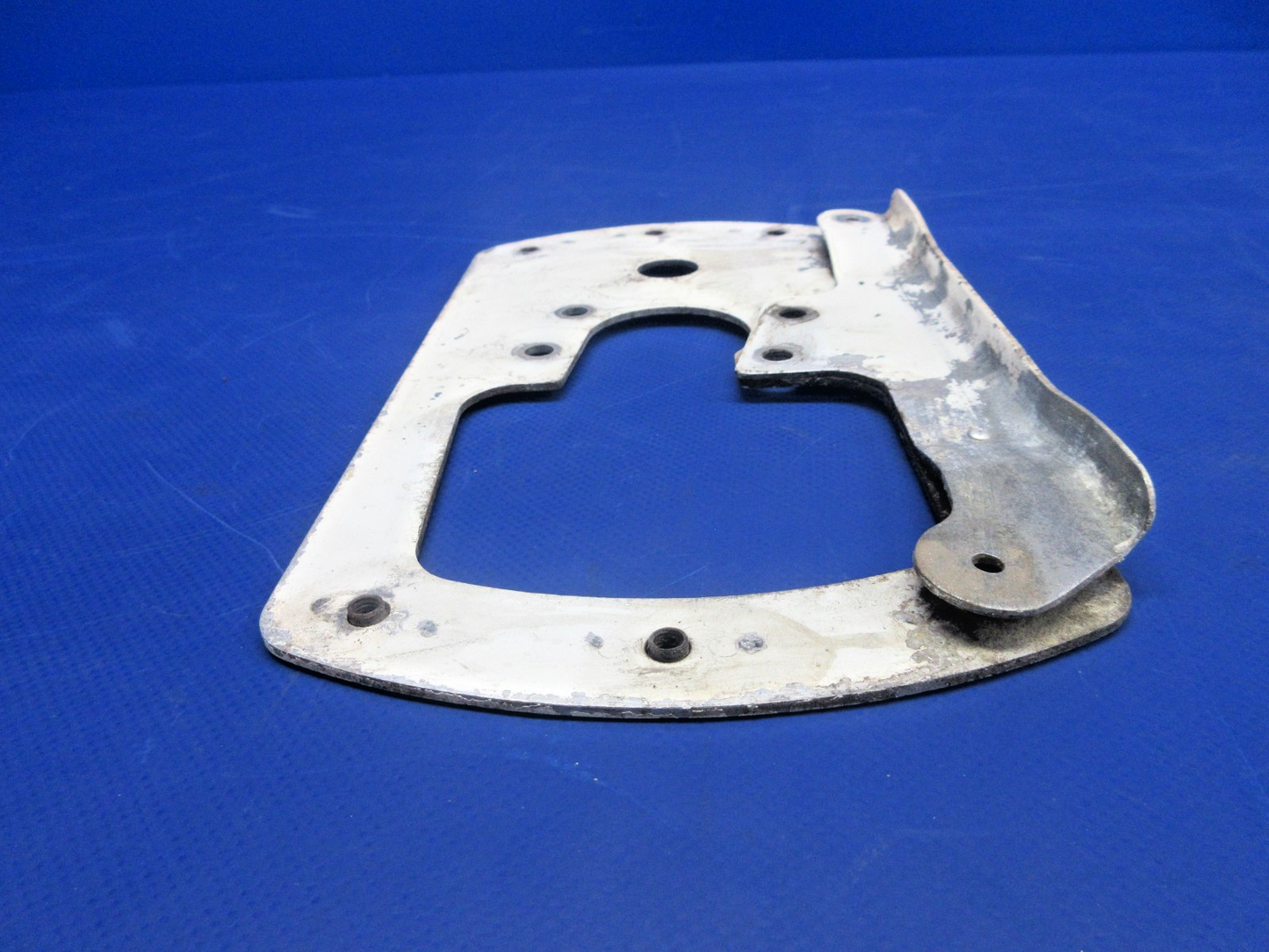 Cessna 172 RH & LH Main Gear Fairing Mount Plate 0541220-1 & -2 SET  (0826-424)6