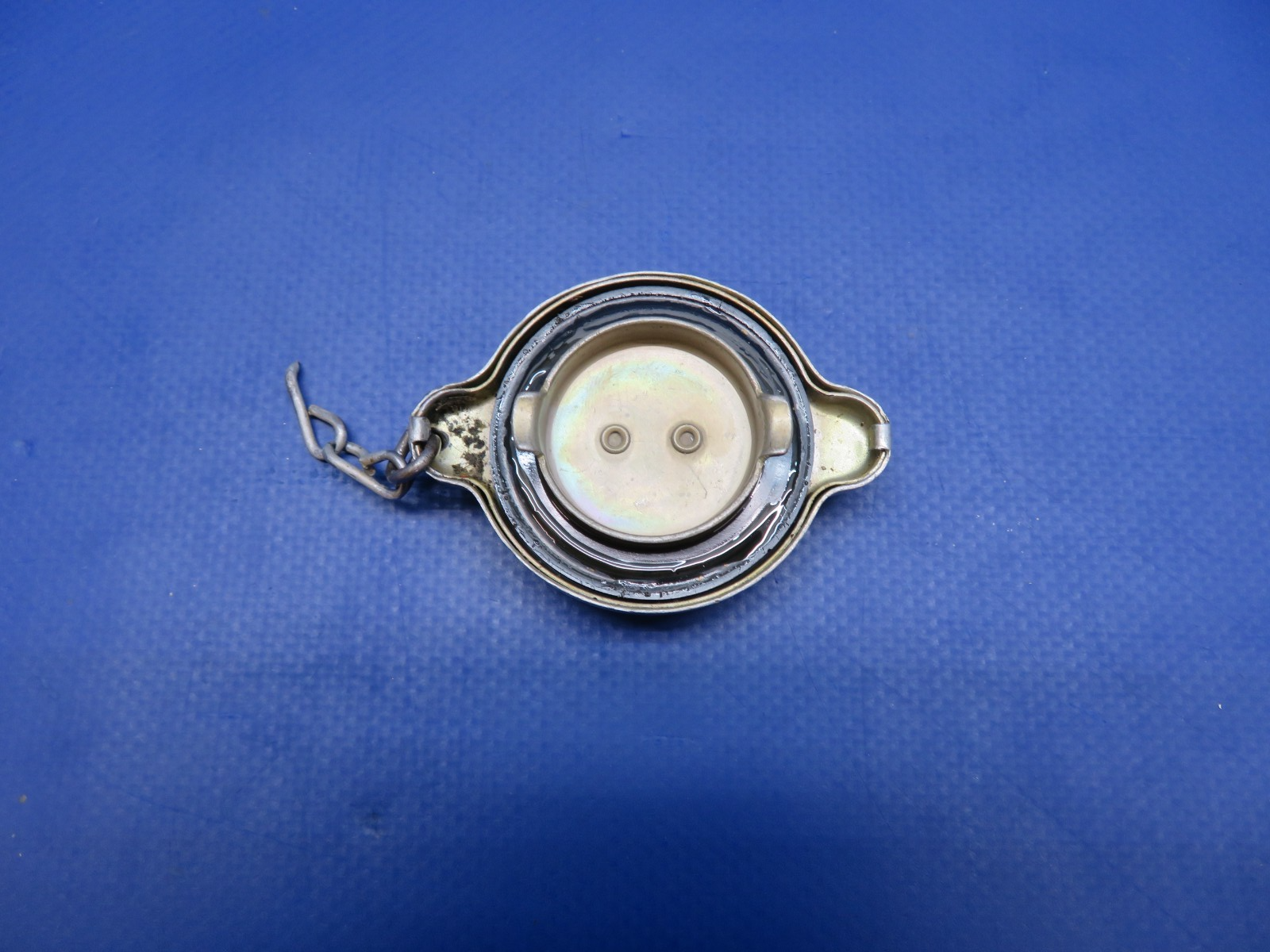 Continental IO-470 Oil Filler Neck w/ Cap P/N 538801, 640620-8 (0326-1778)3