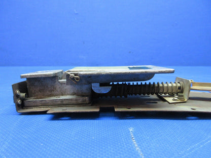 Cessna 172 LH Cabin Door Latch Assy P/N 0511256-1 FOR PARTS (0724-1838)