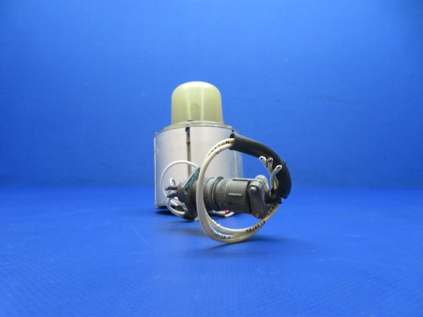 Cessna 421 Universal Corp. Flight Strobe 28v P/N 4400 TESTED (0326-173)8
