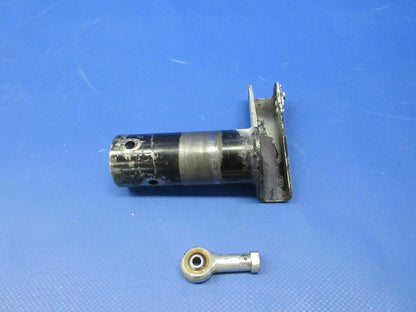 Piper PA-34-200T Seneca II Flap Torque Tube & Rod End RH P/N 452-335 (0524-1230)