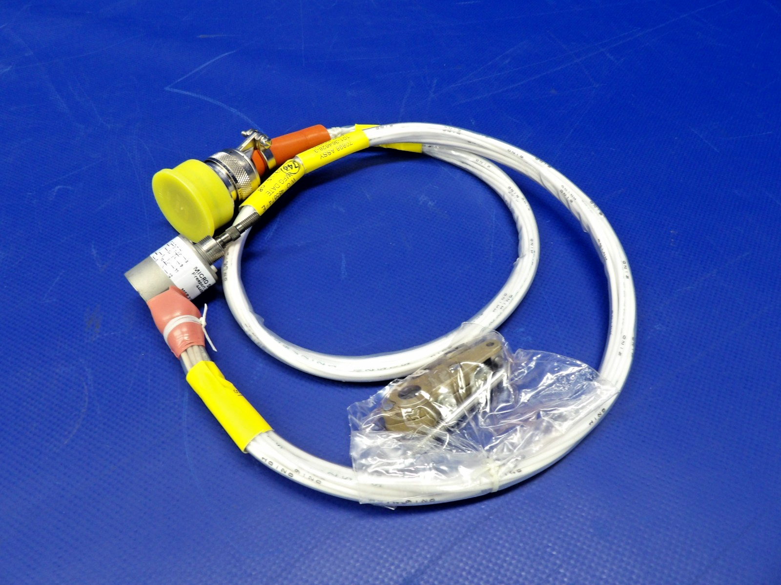 Beech King Air Landing Gear Switch w/ 8130 P/N 101-364628-3 NOS (0426-1275)6