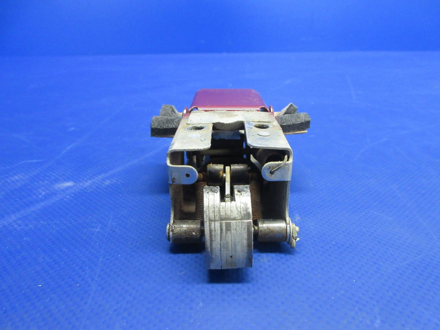 Piper AFT Cabin Door Side Latch w/Handle P/N 68188-00 (0626-890)9