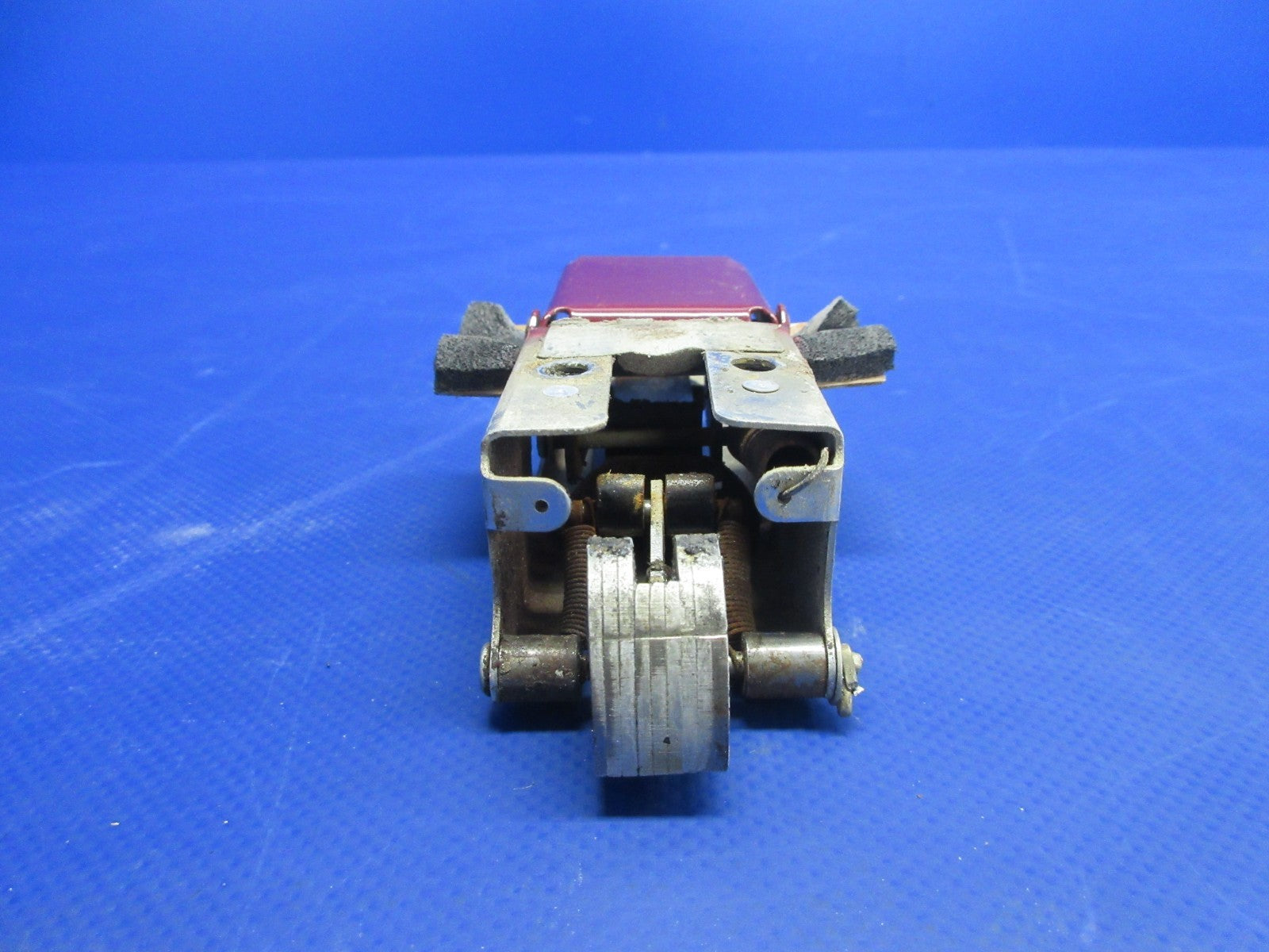 Piper AFT Cabin Door Side Latch w/Handle P/N 68188-00 (0626-890)9
