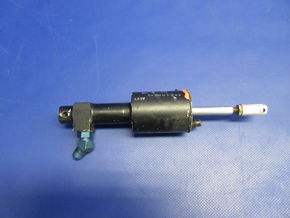 Cessna 421 Brake Master Cylinder P/N 5044000-1 (0726-733)1