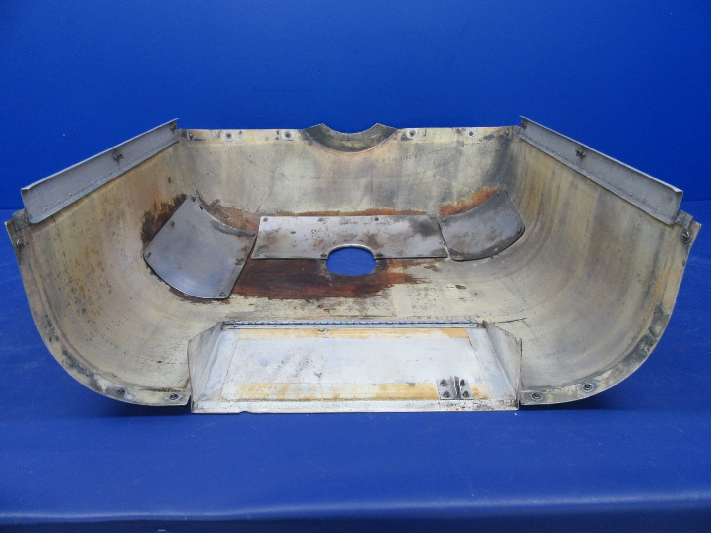 Beech 76 Duchess Lower Cowling w/ Cowl Flap P/N 105-910011-3 (0326-51)4