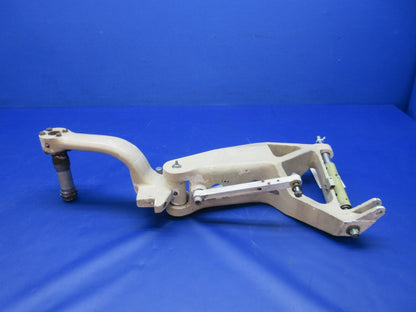 Beech 76 Duchess LH Main Landing Gear P/N 105-810019-1 (0526-2046)0