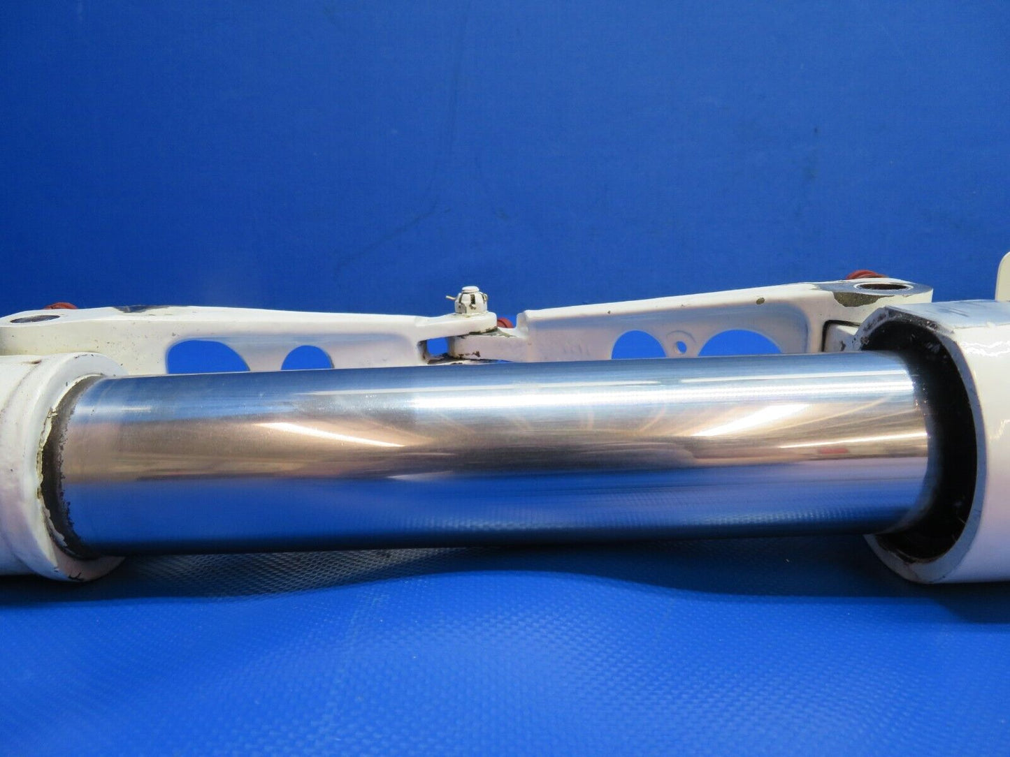 Beech 95 / D95A Travel Air RH Main Gear 95-810002-6, 95-810002-752 (0524-1771)