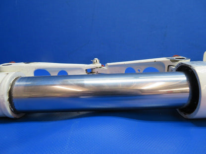 Beech 95 / D95A Travel Air RH Main Gear 95-810002-6, 95-810002-752 (0524-1771)