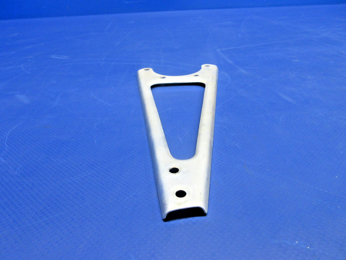 @Cessna 172 / 172RG Governor Control Bracket P/N 2451003-1 (0826-756)7