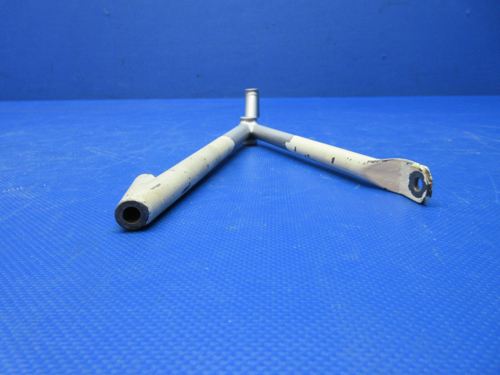 Cessna 177RG Cardinal Support Main Gear Door Actuator RH P/N 2041014-2 (0818-59)5