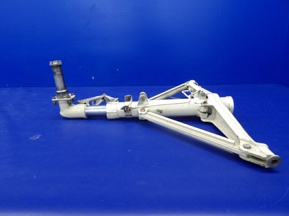 Beech D95A Travel Air Right Hand Main Gear P/N 95-810002-20 (0226-2046)10
