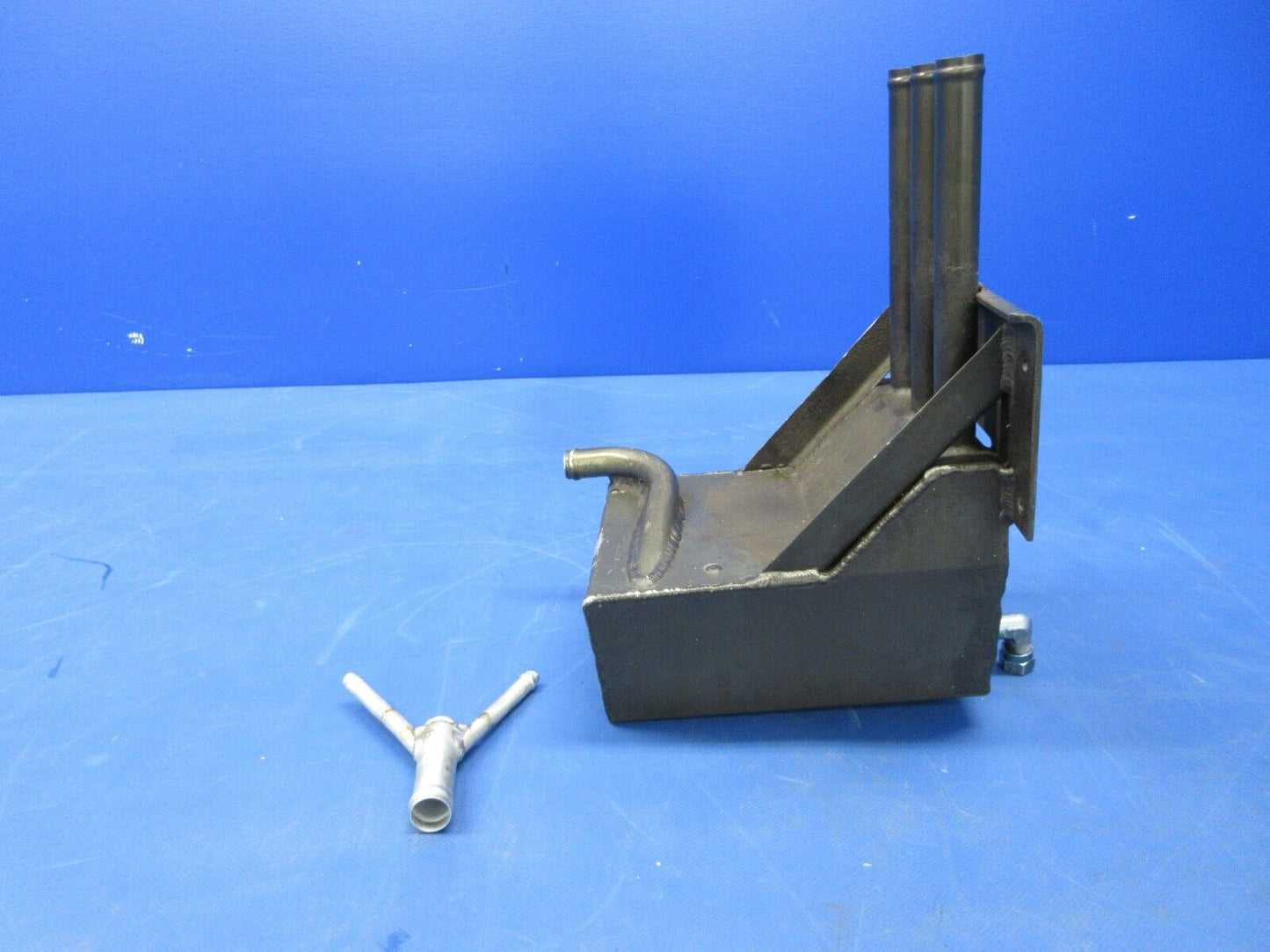 Piper PA-23-235 / 250 Turbocharger Oil Tank P/N 286-P23-0280111F (0824-2042)
